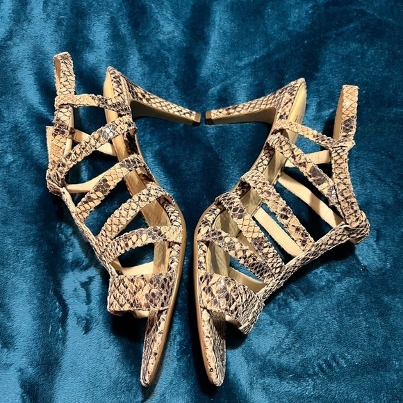 Strappy summer sandal snakeskin size 8. Rockport by adiPrene adidas! Nice shoes - Picture 4 of 16